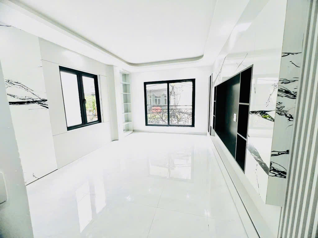 CC Bán nhà trả công thợ. Giảm chào 500 triêu. Hoàng Mai 46m 5T. Thông  KD  Ô TÔ VÀO NHÀ. Hơn 10 tỷ - Ảnh 2